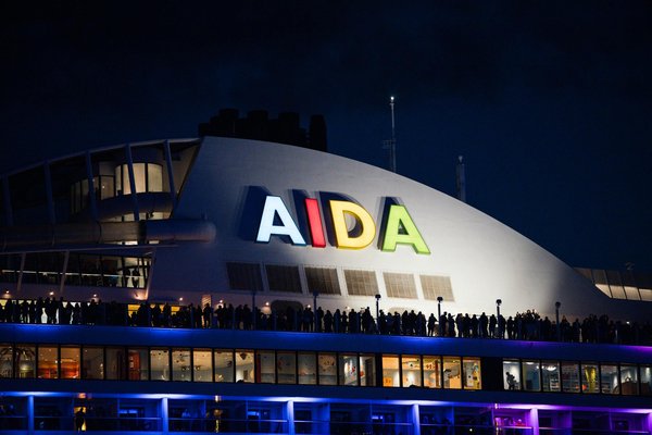 What are the top pet-friendly vacation rentals in the UK?